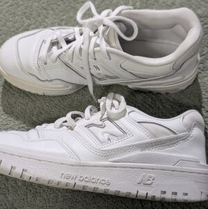New Balance 550 Boys Size 5 White Sneakers